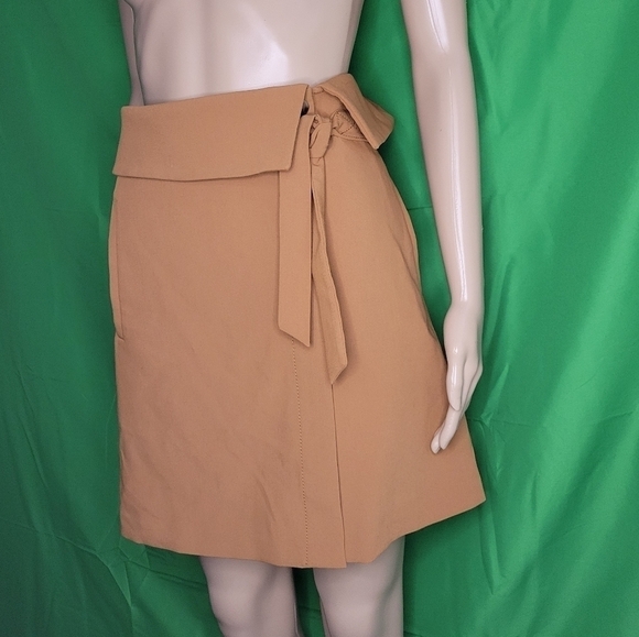 Loft adjustabl side tie Mini wrap skirt‎ - Picture 8 of 10